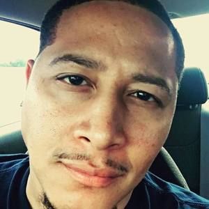 Meet your Posher, Derrick